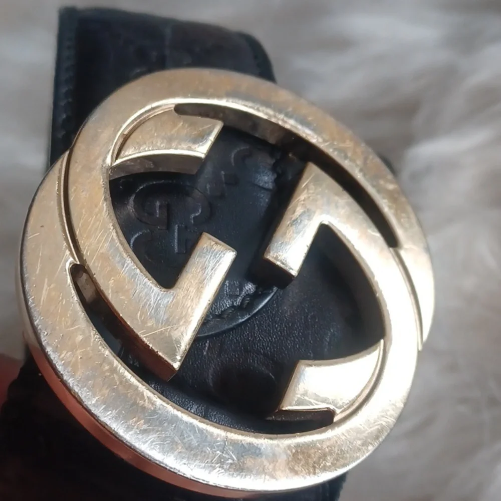 Gucci pre owned